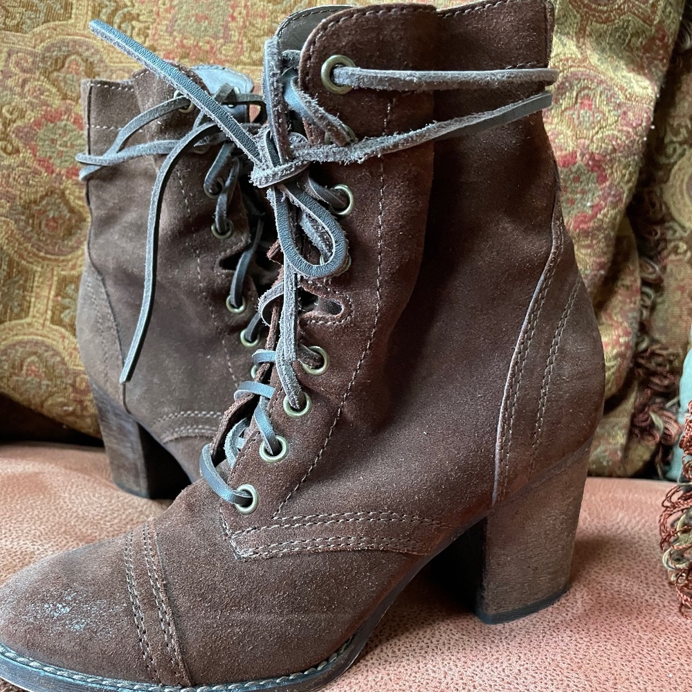 Steve Madden Brown Suede Booties